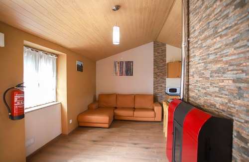 Sortelha House | Country House 'Casa Do Avô - Alojamento Sortelha' with Private Garden, Wi-Fi and Air Conditioning