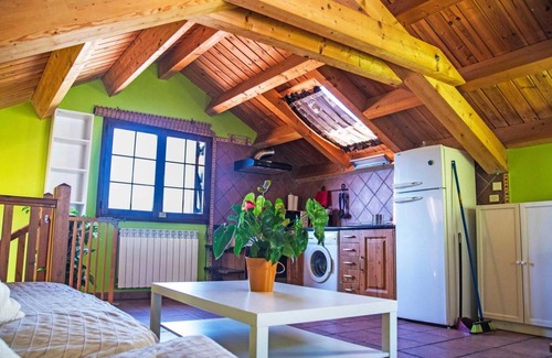 Belsierre House | Country House 'Casa Pirinea' with Mountain View and Wi-Fi