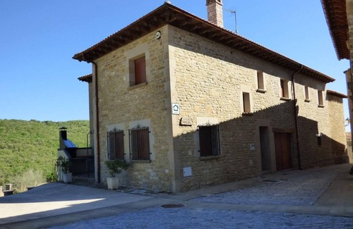 Oloriz/Oloritz House | Country House 'Casa Rural Mirizabal' with Mountain View, Private Terrace and Wi-Fi