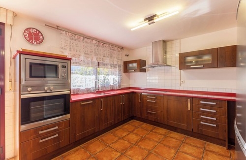 Revenga House | Country House 'Casa Rural Arbana' with Mountain View, Private Pool and Wi-Fi