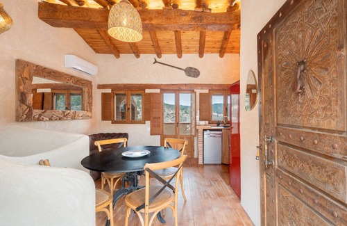 Olba House | Country House 'El Kubo' with Mountain View, Wi-Fi and Air Conditioning