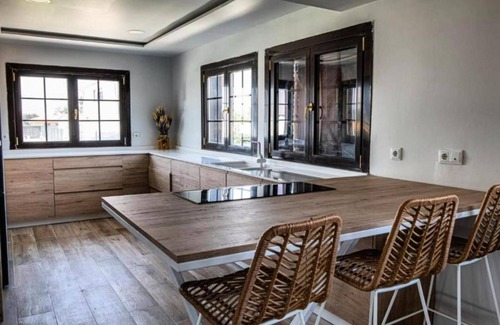 Ibeas de Juarros House | Country House 'Camino Blanco' with Private Pool, Shared Terrace and Air Conditioning