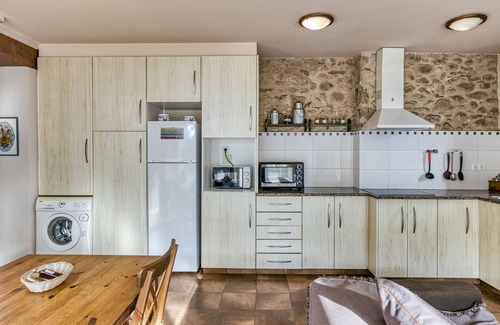 Santa Margarida de Bianya House | Country House 'El Paller' with Mountain View, Shared Pool and Wi-Fi