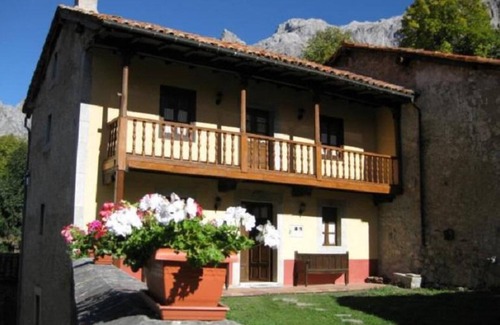 Cordinanes House | Country House 'El Jermoso' with Mountain View, Private Terrace and Wi-Fi