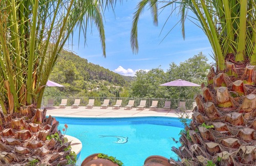 Esporles Villa | Country House 'Especial El Pino En Esporles' with Mountain View, Wi-Fi and Air Conditioning
