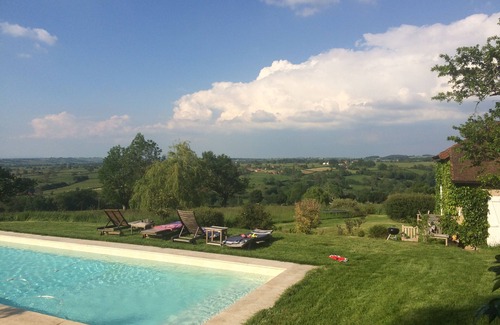 Briant House | COUNTRY HOUSE - EXCEPTIONAL VIEW - SWIMMING POOL - Sleeps 12