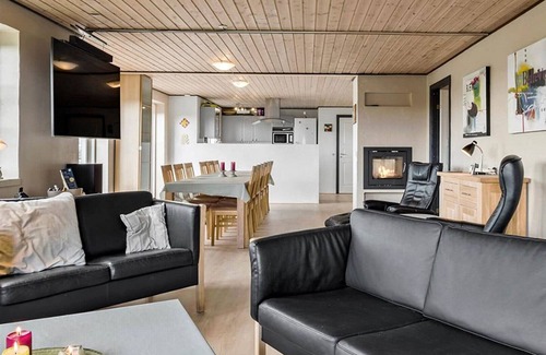 Logstor House | Country house for up to 18 people, also suitable for people with disabilities