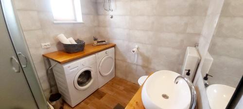 Ladevci House | Country House Frane near Krka Waterfalls & Šibenik