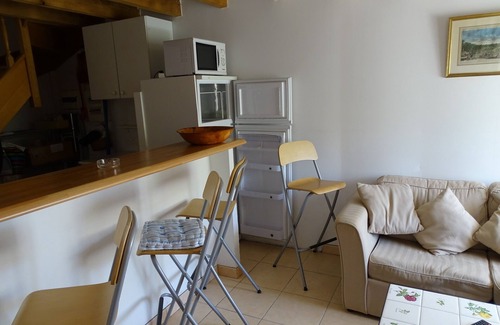 Faux House | Country house in an enclosed garden of 8000m2