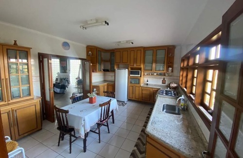 Centro Cottage | Country house in Atibaia with swimming pool in gated community
