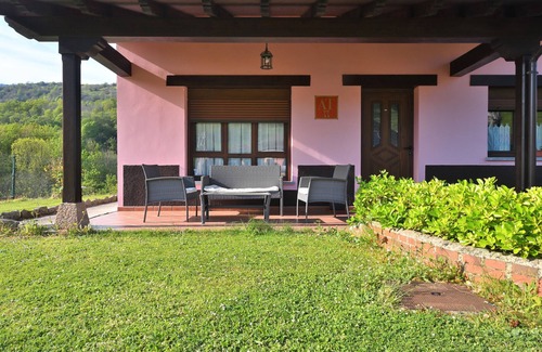 Avin Apartment | Country House 'La Casina' with Mountain View, Private Terrace and Wi-Fi