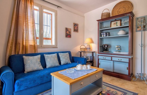 Sorso Ski Chalet | Country House 'La Valle degli Ulivi' with Mountain View, Wi-Fi and Air Conditioning