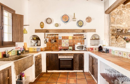 Monovar House | Country House 'Madara' with Mountain Views, Private Pool and Wi-Fi