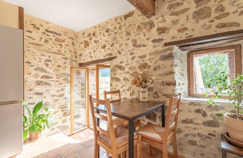 Taillet House | Country House 'Mas Vizern' with Mountain View, Private Garden and Wi-Fi