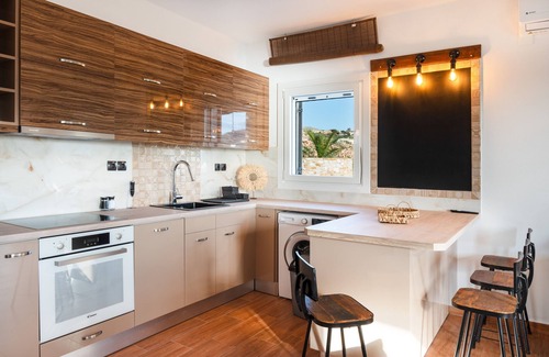 Vissa Villa | Country House 'Mont' Rock Villas 2' with Sea View, Wi-Fi and Air Conditioning