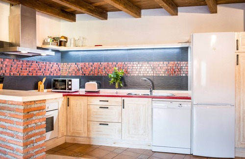 Fariza House | Country House 'Nueva Casa Abuela Herminia' with Private Pool, Private Terrace and Wi-Fi