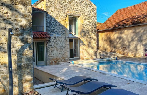 Albas House | Country house surrounded by vineyards close to amenities
