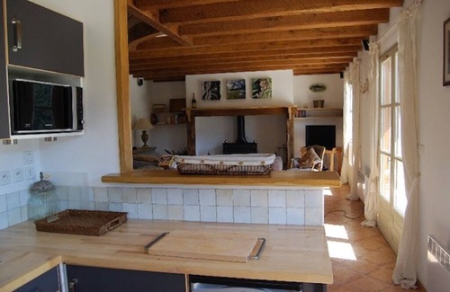 Montsalvy Cottage | Country House with heated pool and valley views