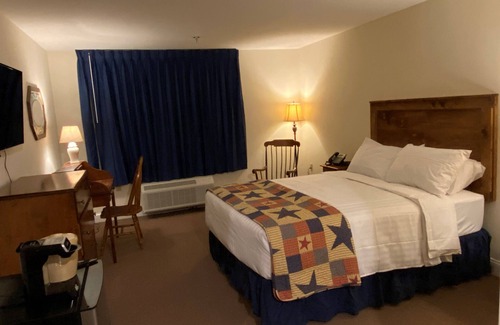 Hazlet Hotel | Country Inn of Hazlet