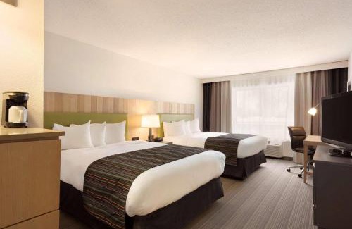 Lake Hallie Hotel | Country Inn & Suites by Radisson, Chippewa Falls, WI