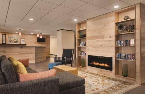 Sturtevant Hotel | Country Inn & Suites by Radisson, Mt Pleasant-Racine West, WI