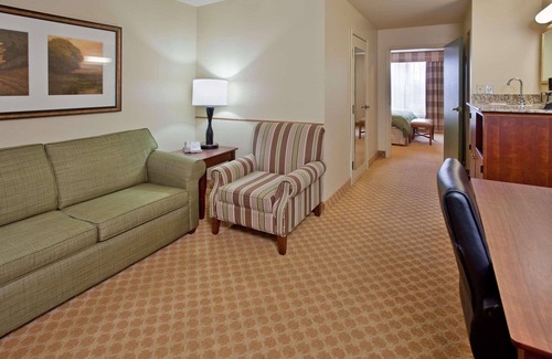 Birch Run Hotel | Country Inn & Suites by Radisson, Birch Run-Frankenmuth, MI