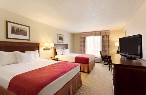 Nevada Hotel | Country Inn & Suites by Radisson, Nevada, MO