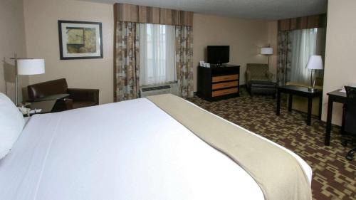 Shelby Hotel | Country Inn & Suites by Radisson, Shelby, NC