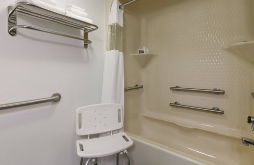 Roanoke Rapids Hotel | Country Inn & Suites by Radisson, Roanoke Rapids, NC