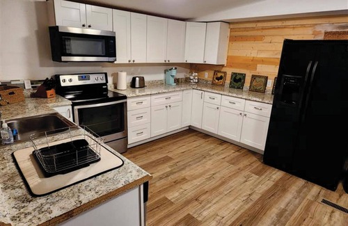 Nemo House | Country Living located Mid-Way between Granbury and Glen Rose.