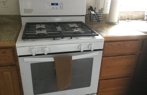 Racine House | Country Living! Professionally Cleaned, Self Check In - Sleeps 6
