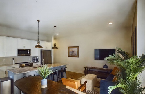 Nashville Cottage | Country Lyric - Mins to Downtown - Rooftop Deck