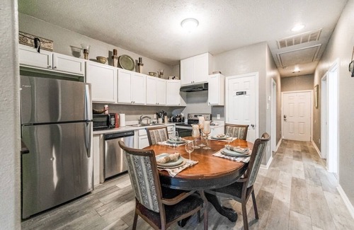Northeast Houston Apartment | Country Place Two Place For Work Travel and Leisure