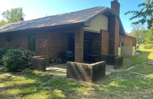 Sullivan House | Country Rental