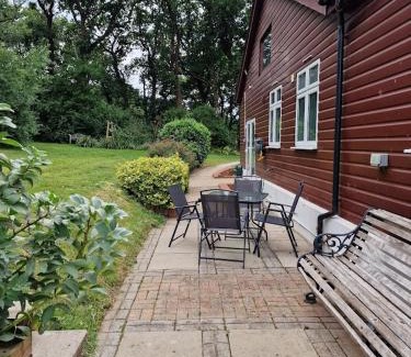 Polegate Apartment | Country retreat near sea and South Downs, on National Cycle Network