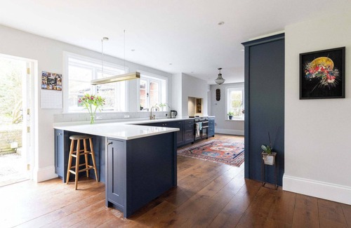 Westbourne House | Country Retreat - Sleeps 14 - Large Garden