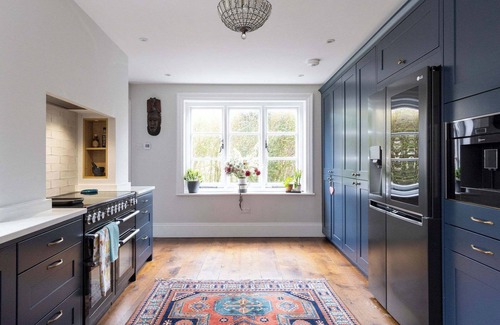 Westbourne House | Country Retreat - Sleeps 14 - Large Garden