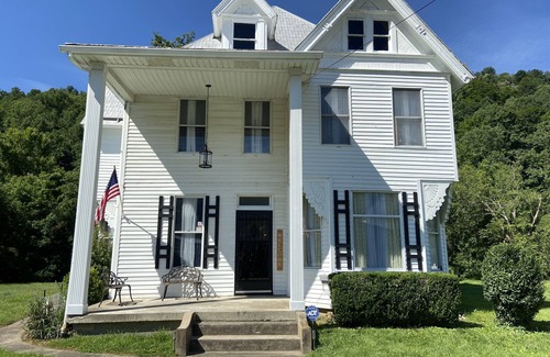Madison House | Country Roads Guest House on the Little Coal River