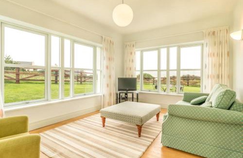Dingle House | Country Setting in the Middle of Dingle Town.