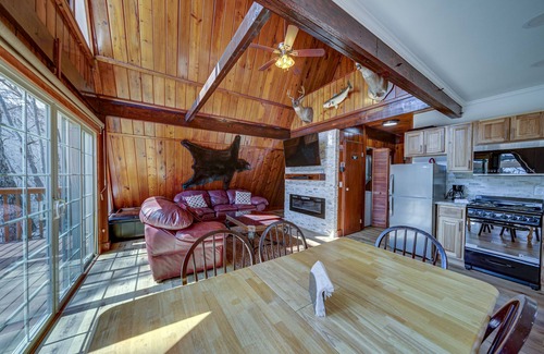 Tate House | Countryside A-frame with alfresco deck, amazing views & hot tub