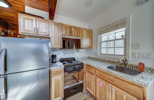 Tate House | Countryside A-frame with alfresco deck, amazing views & hot tub