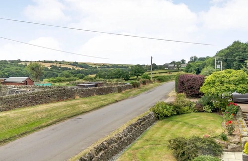 Dronfield Cottage | Countryside cottage on the edge of the Peak District