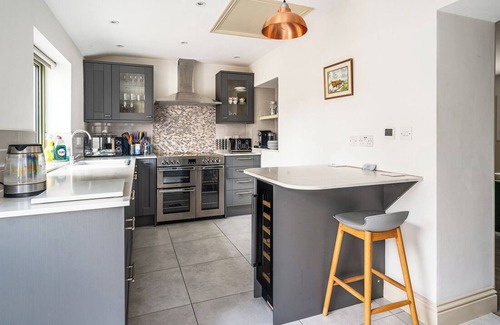 Melksham Cottage | Countryside Cottages with access to pool & spa near Bath