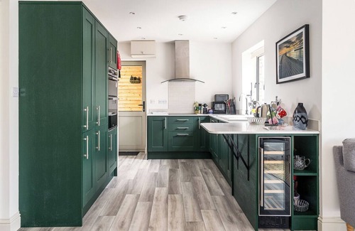 Melksham House | Countryside Hayloft with access to Indoor Pool, Sauna & Steam Room.