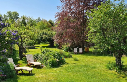 Chacrise Cottage | Countryside house with river at the end of the garden