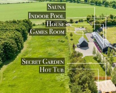 Fowlmere House | Countryside Retreat - Indoor Pool, Sauna, Hot Tub
