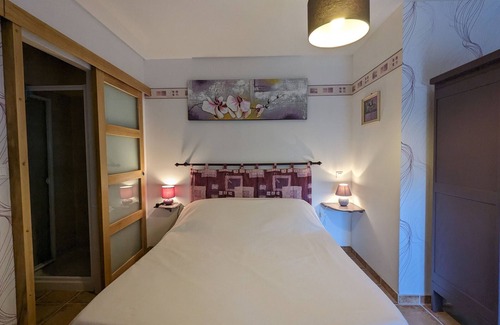 Perassay Bed & Breakfast | Countryside Retreat with Spacious Grounds, Pool Access, and Family-Friendly Amenities