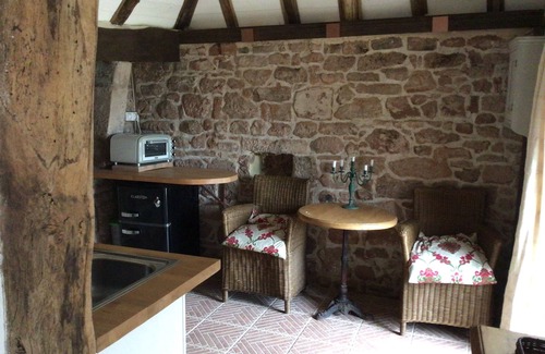 Boisseuilh Cottage | Countryside tiny house near Chateau de Hautefort