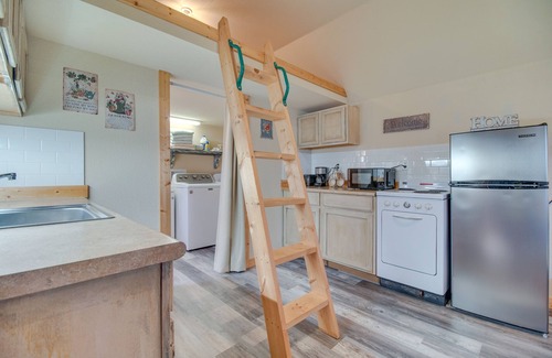 Bates Apartment | Countryside Tiny Home in Cameron ~ 5 Mi to Poteau!