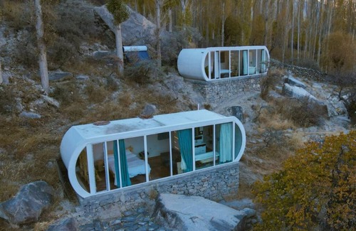 Gulmit Apartment | Couple's Peaceful Offgrid Pod w/Hot Tub & Bonfire